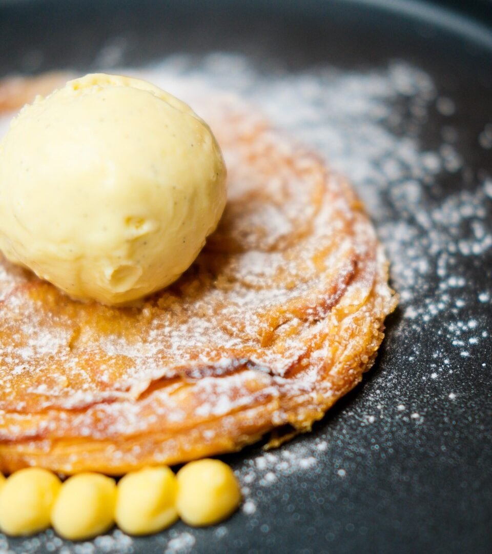 Tarta de hojaldre y manzana